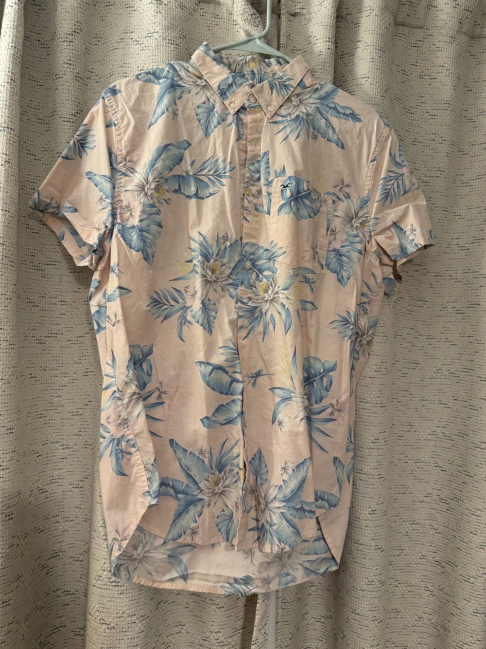 Hollister Pastel Pink Tropical Floral Short Sleeve Button-Down Shirt